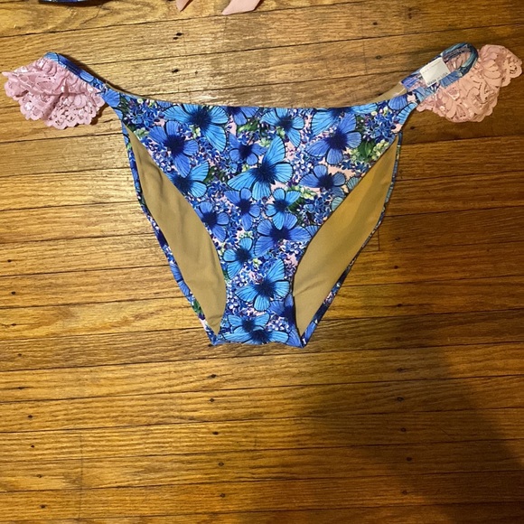 ⭐️NEW⭐️ Plus Size Alpine Butterfly Bathing Suit - Picture 7 of 9